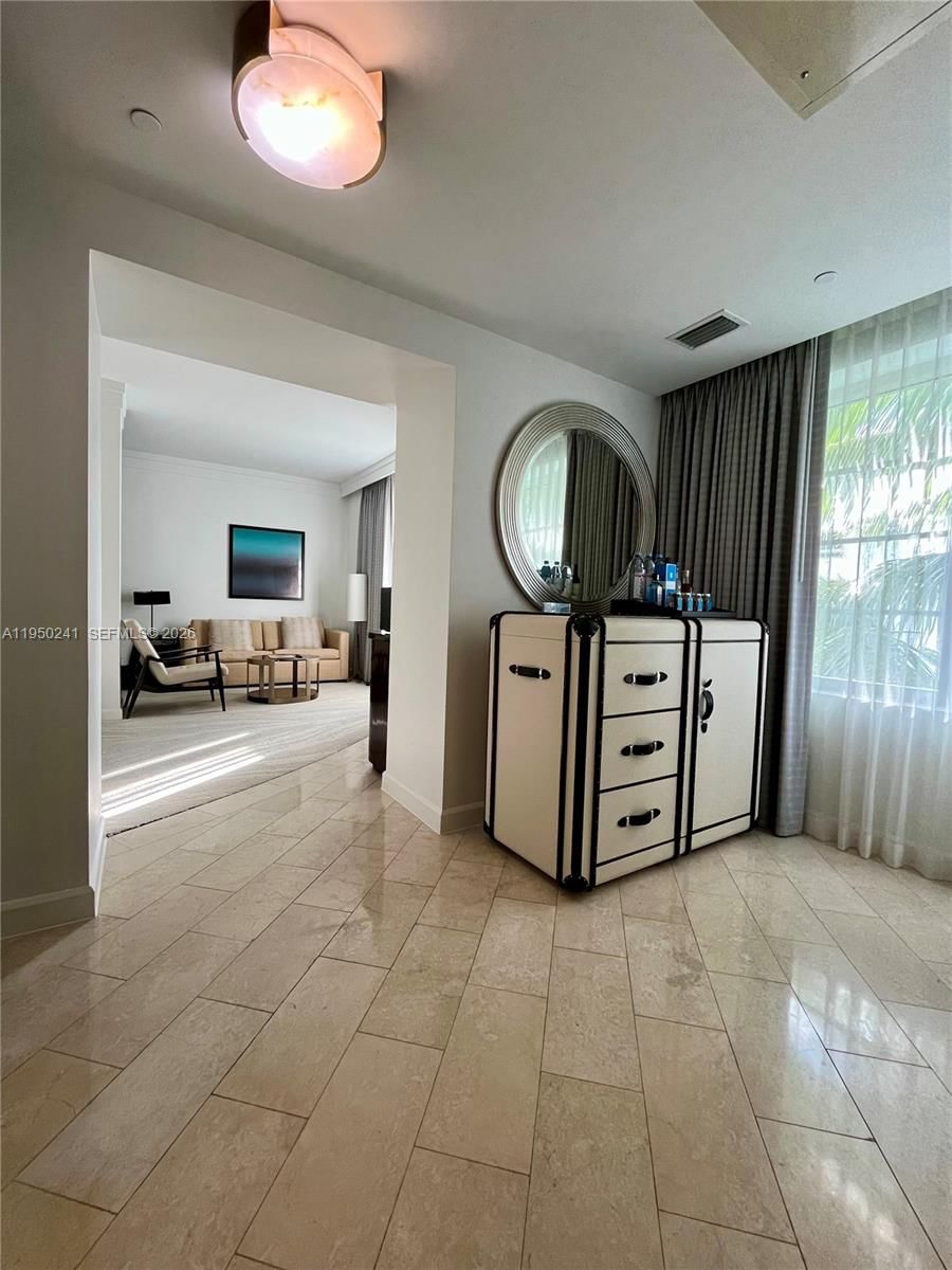 Real estate property located at 4391 Collins Ave #419, Miami-dade, Fontainebleau Iii Ocean C, Miami Beach, FL