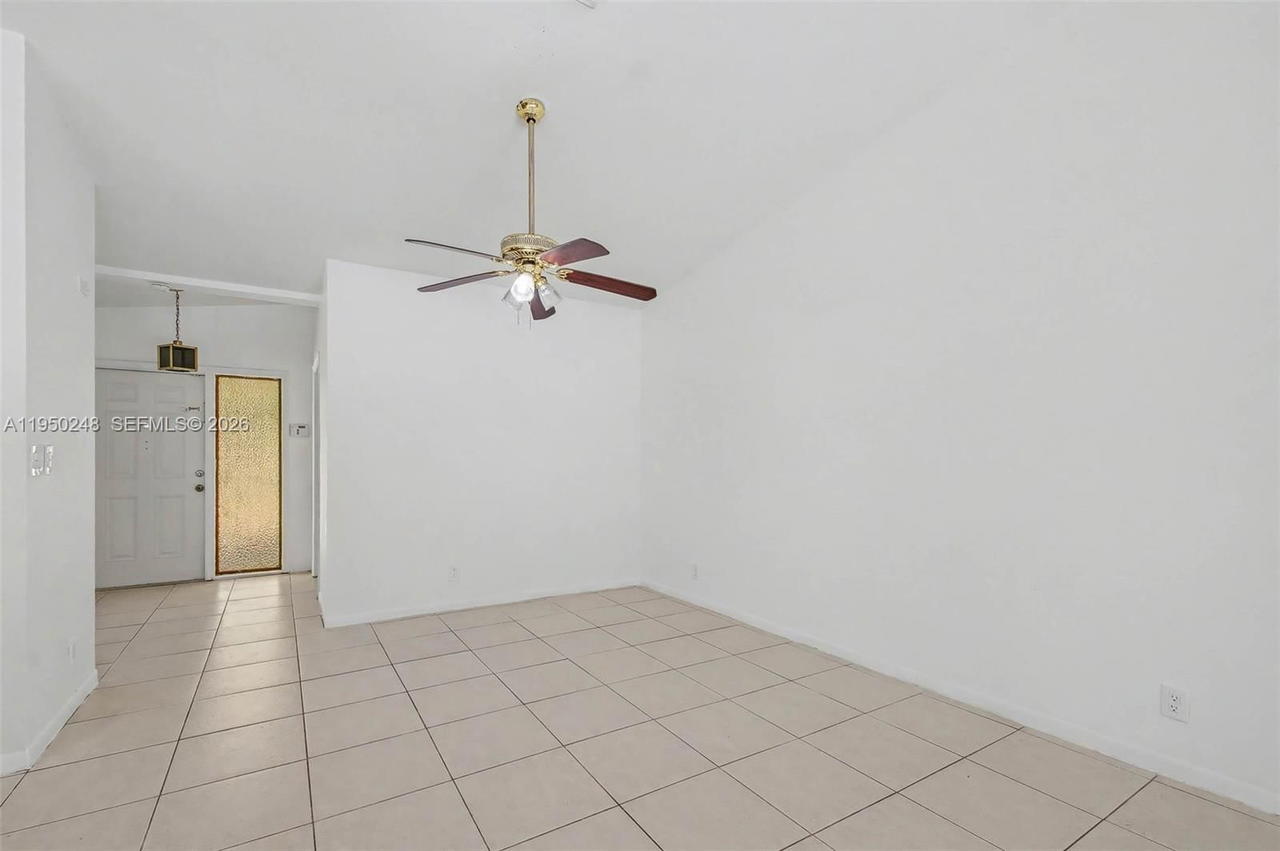 Real estate property located at 13830 104th Terrace, Miami-dade, Caravel At Calusa, Miami, FL