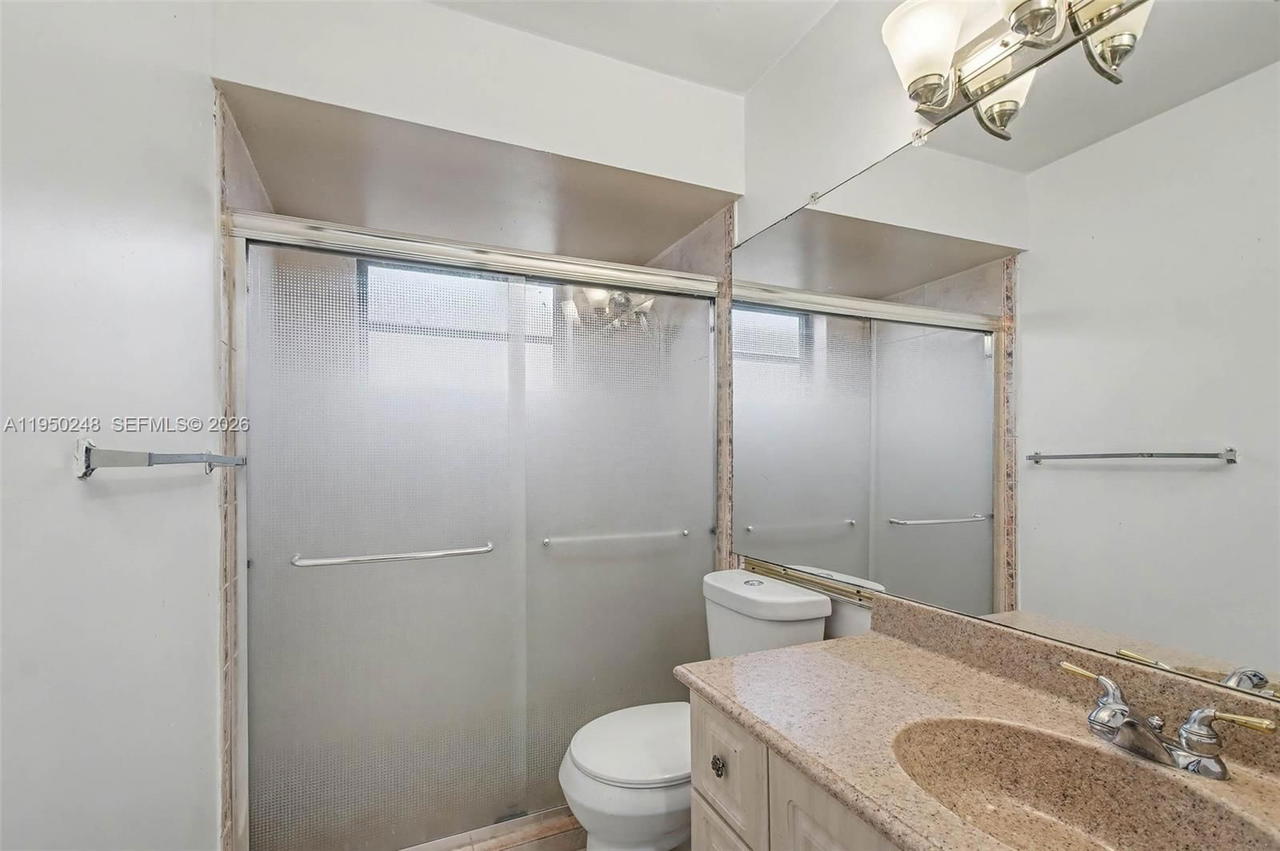Real estate property located at 13830 104th Terrace, Miami-dade, Caravel At Calusa, Miami, FL