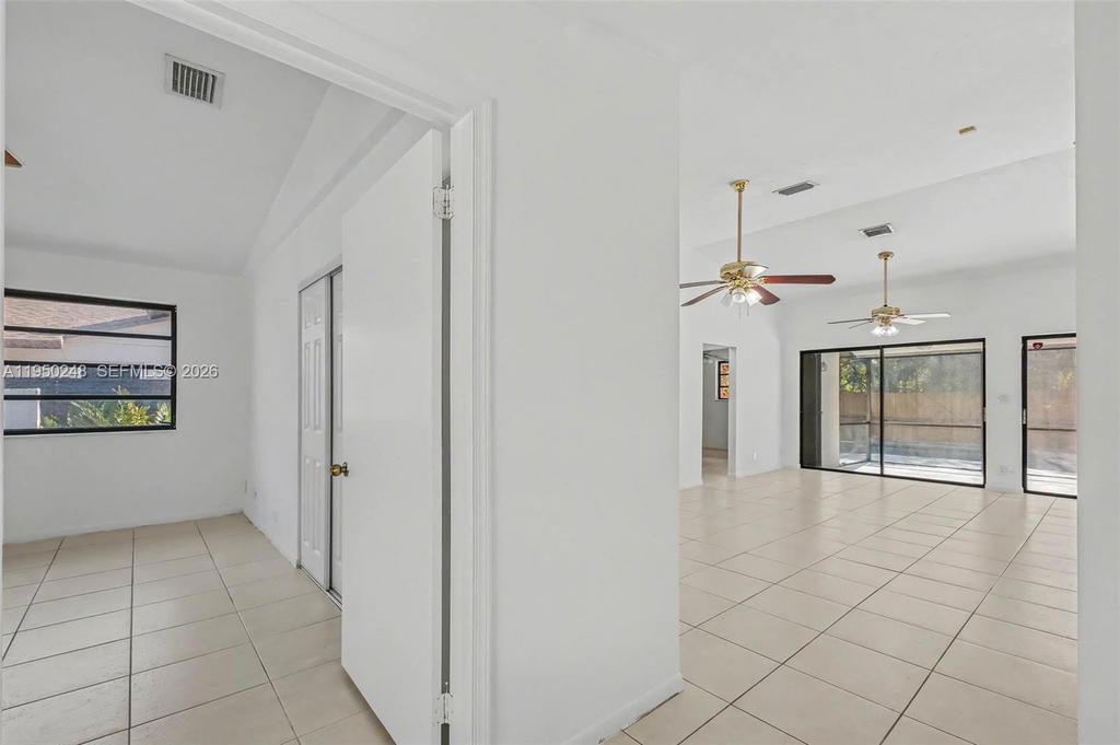 Real estate property located at 13830 104th Terrace, Miami-dade, Caravel At Calusa, Miami, FL