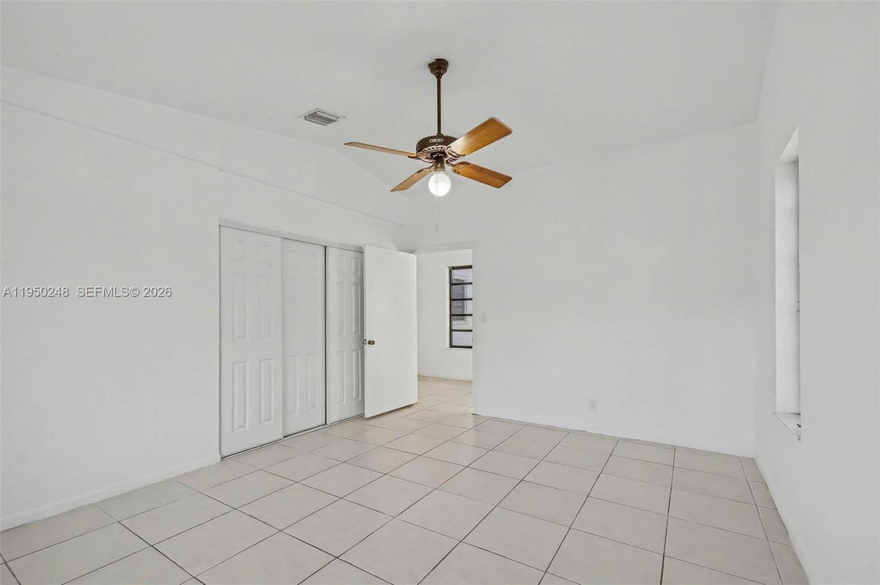 Real estate property located at 13830 104th Terrace, Miami-dade, Caravel At Calusa, Miami, FL