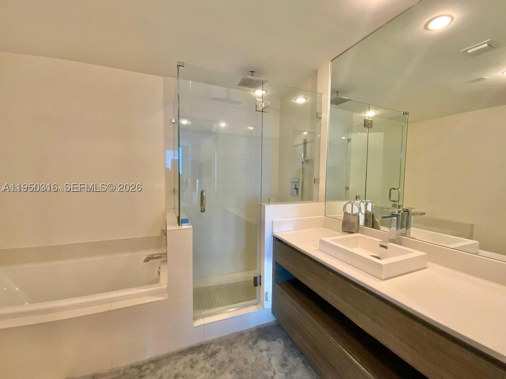 Real estate property located at 1100 Miami Ave #2811, Miami-dade, 1100 Millecento Residence, Miami, FL