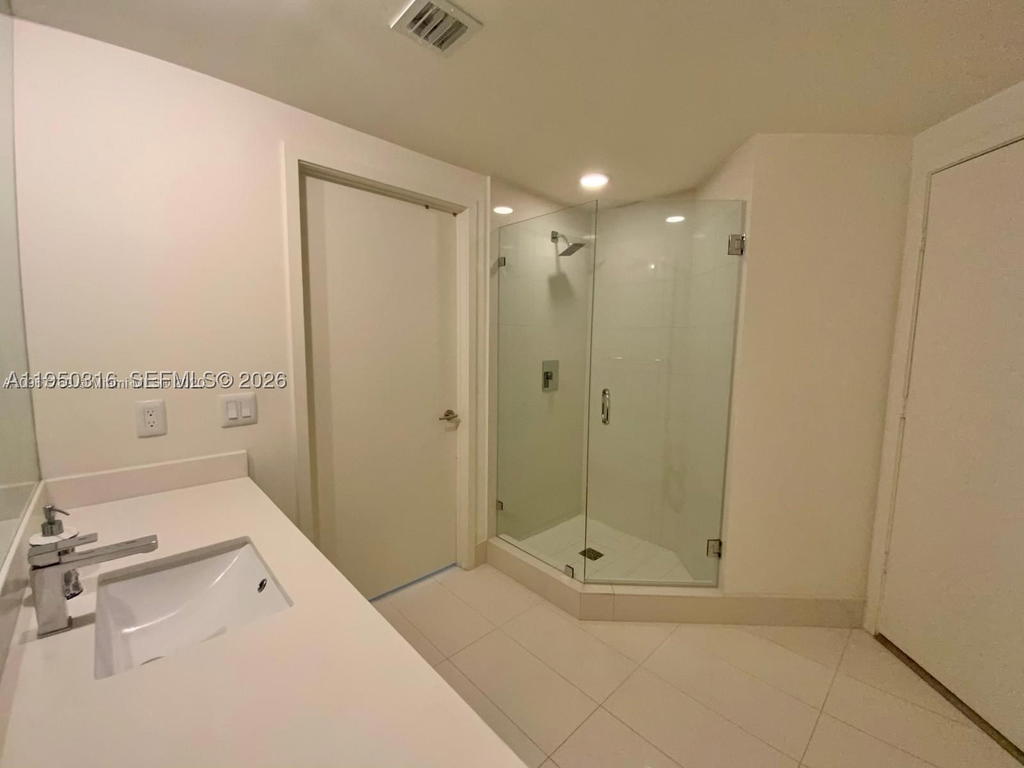 Real estate property located at 1100 Miami Ave #2811, Miami-dade, 1100 Millecento Residence, Miami, FL