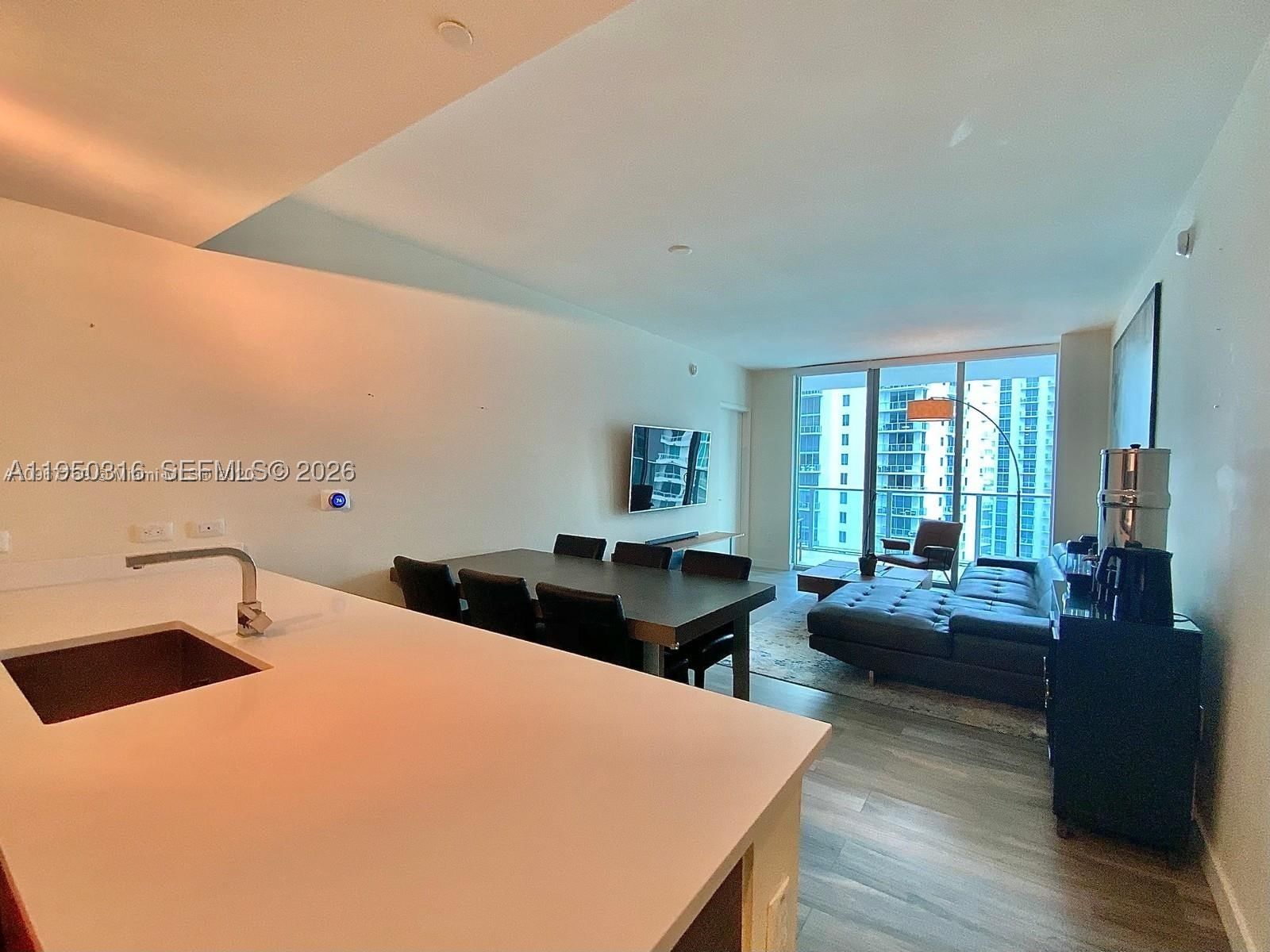 Real estate property located at 1100 Miami Ave #2811, Miami-dade, 1100 Millecento Residence, Miami, FL