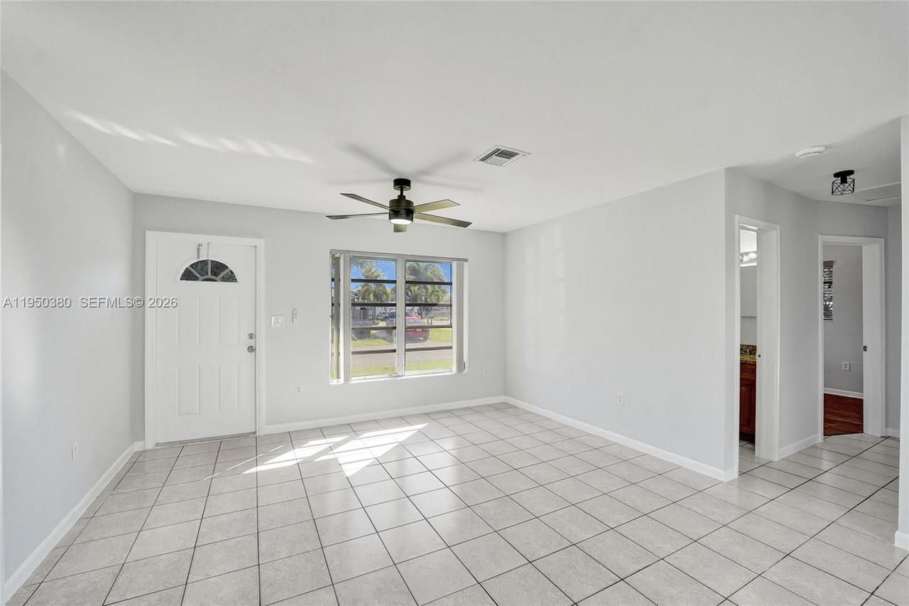 Real estate property located at 7601 Farragut St, Broward, Driftwood Estates No 9 Am, Hollywood, FL