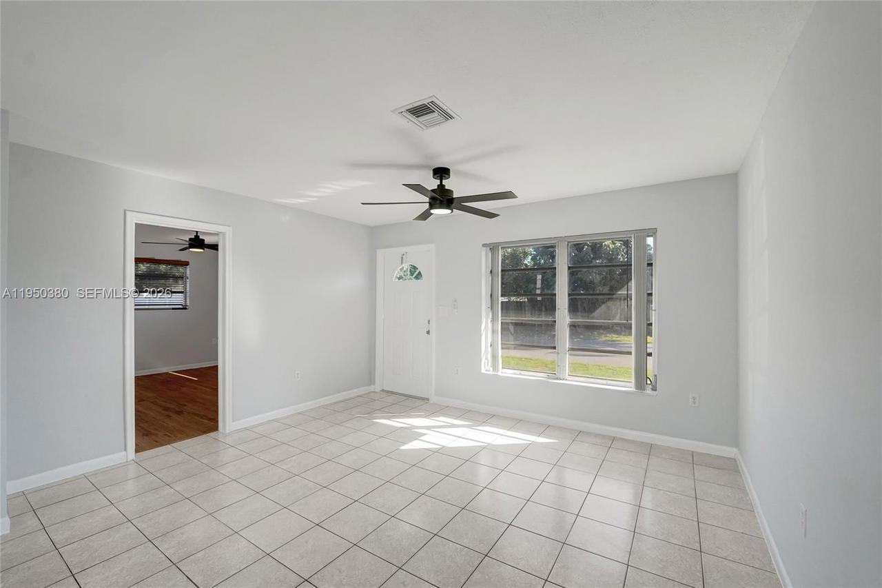 Real estate property located at 7601 Farragut St, Broward, Driftwood Estates No 9 Am, Hollywood, FL