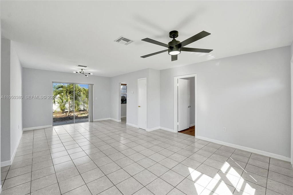 Real estate property located at 7601 Farragut St, Broward, Driftwood Estates No 9 Am, Hollywood, FL