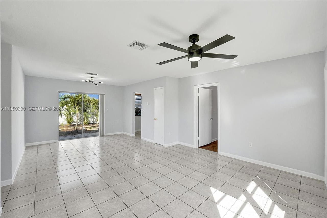 Real estate property located at 7601 Farragut St, Broward, Driftwood Estates No 9 Am, Hollywood, FL