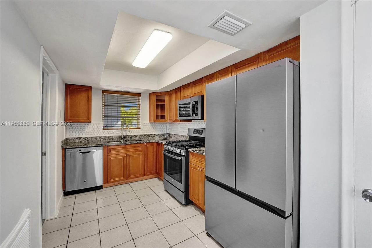 Real estate property located at 7601 Farragut St, Broward, Driftwood Estates No 9 Am, Hollywood, FL