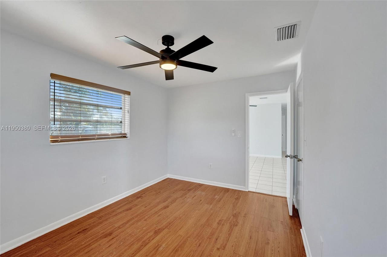 Real estate property located at 7601 Farragut St, Broward, Driftwood Estates No 9 Am, Hollywood, FL
