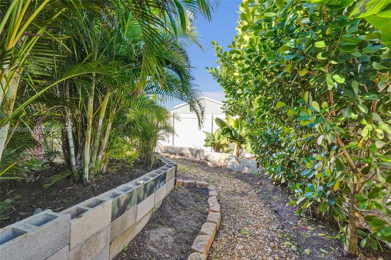 Real estate property located at 7601 Farragut St, Broward, Driftwood Estates No 9 Am, Hollywood, FL