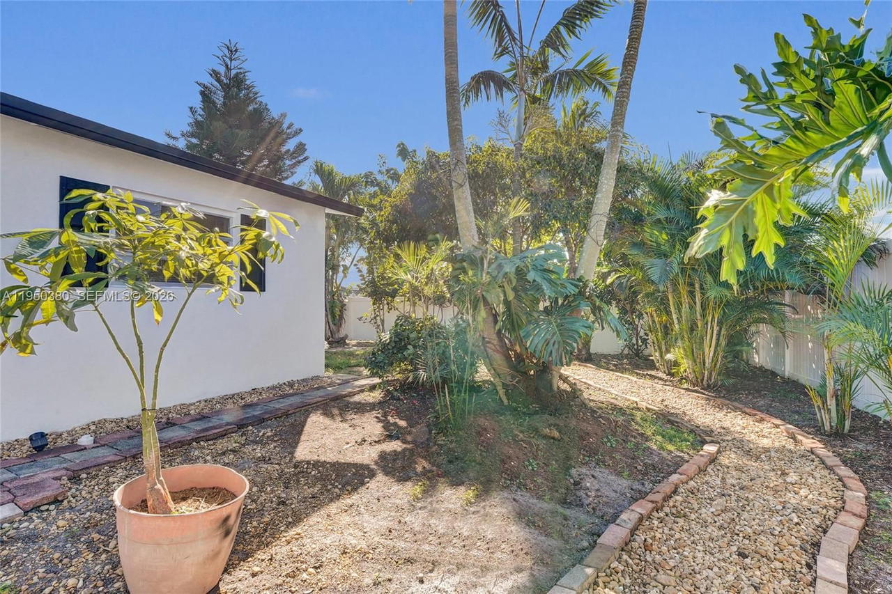 Real estate property located at 7601 Farragut St, Broward, Driftwood Estates No 9 Am, Hollywood, FL