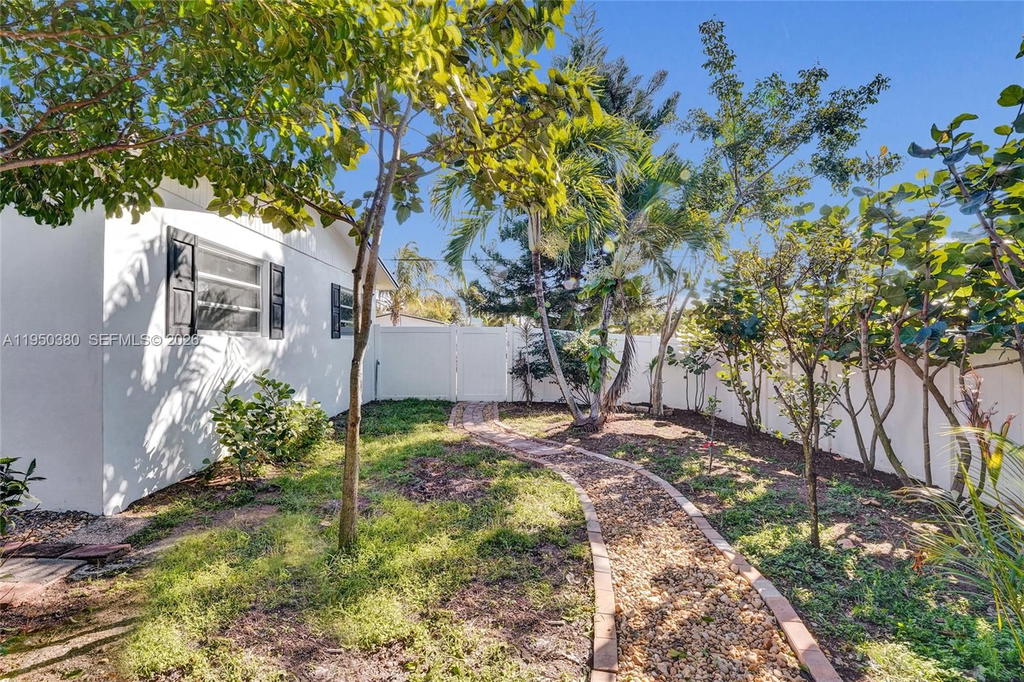 Real estate property located at 7601 Farragut St, Broward, Driftwood Estates No 9 Am, Hollywood, FL