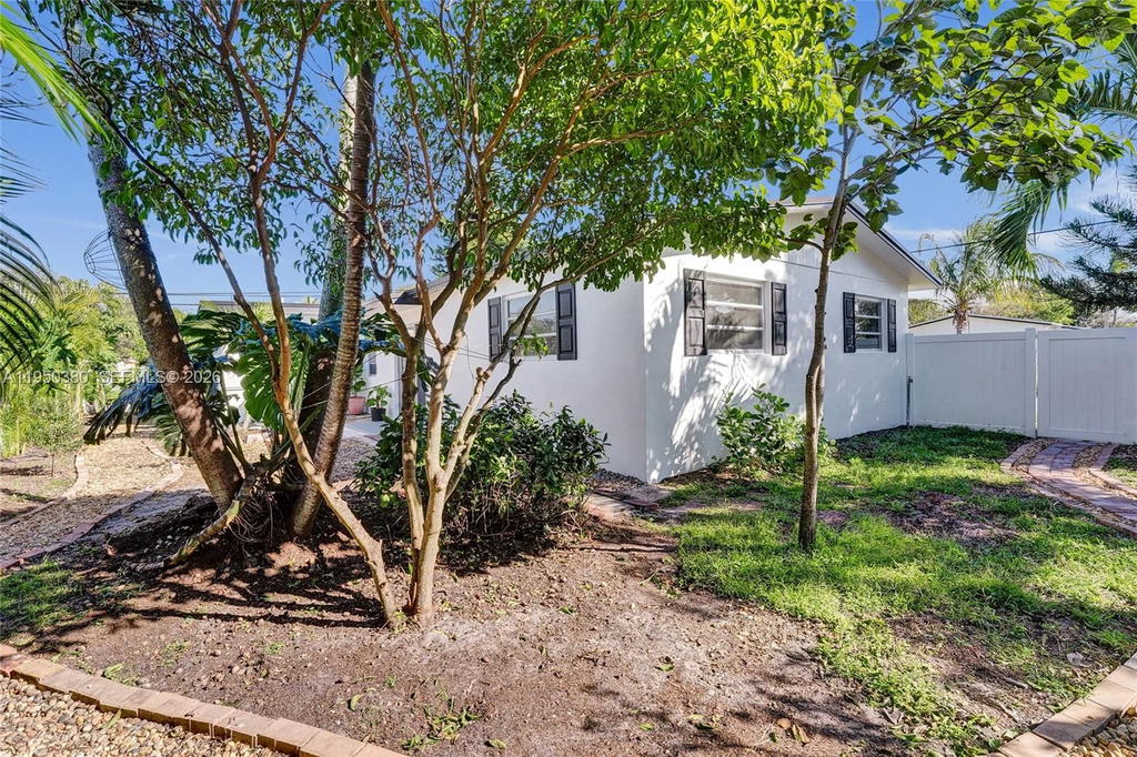 Real estate property located at 7601 Farragut St, Broward, Driftwood Estates No 9 Am, Hollywood, FL