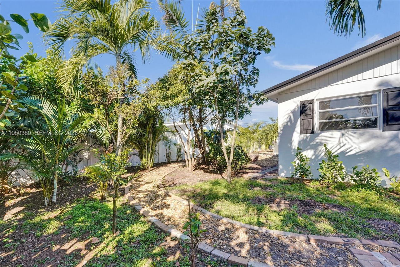 Real estate property located at 7601 Farragut St, Broward, Driftwood Estates No 9 Am, Hollywood, FL