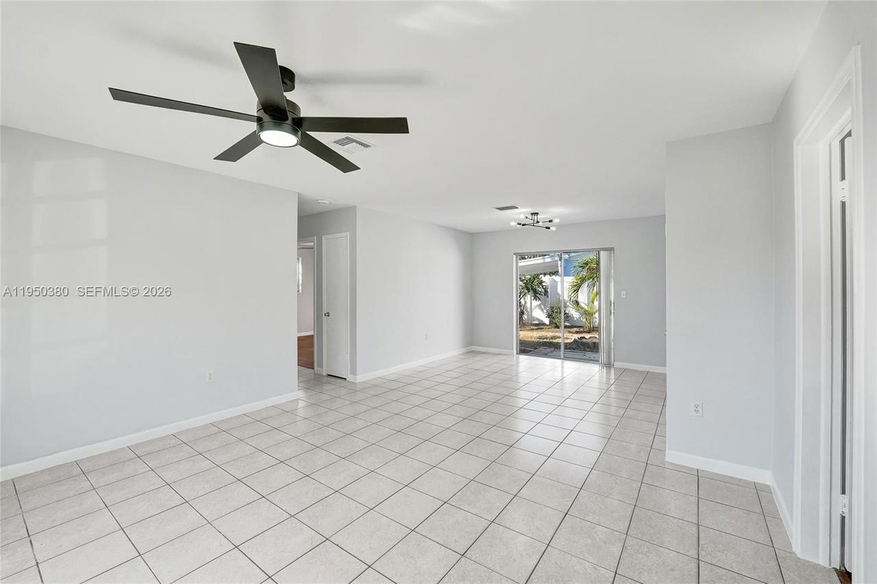 Real estate property located at 7601 Farragut St, Broward, Driftwood Estates No 9 Am, Hollywood, FL