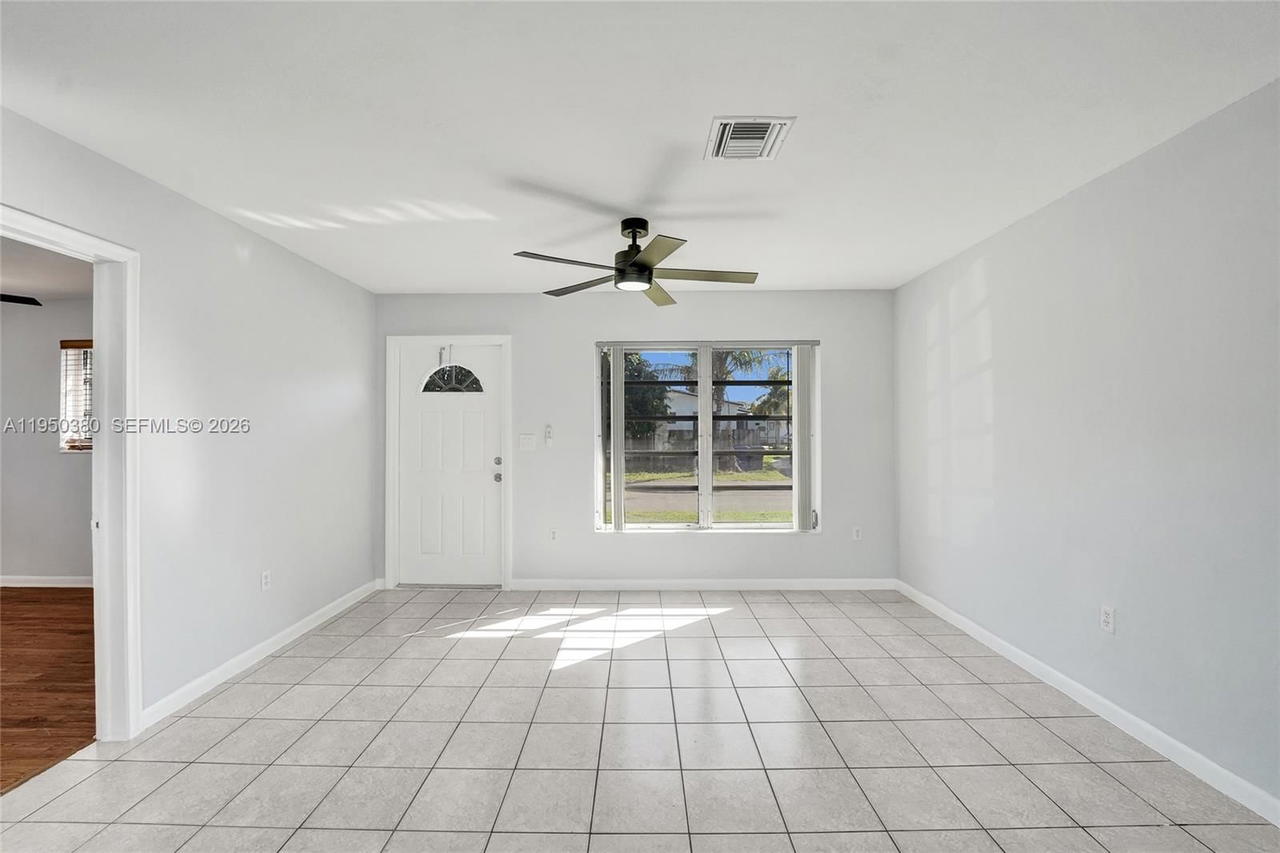 Real estate property located at 7601 Farragut St, Broward, Driftwood Estates No 9 Am, Hollywood, FL