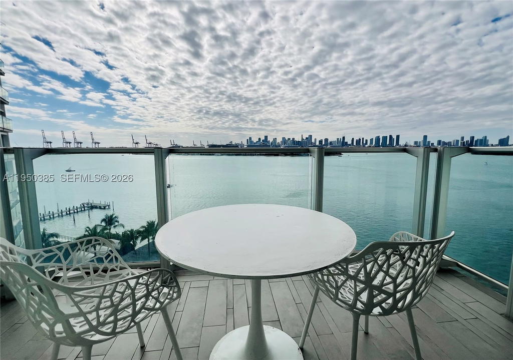 Real estate property located at 1100 West Ave #910, Miami-dade, 1100 West Condo, Miami Beach, FL