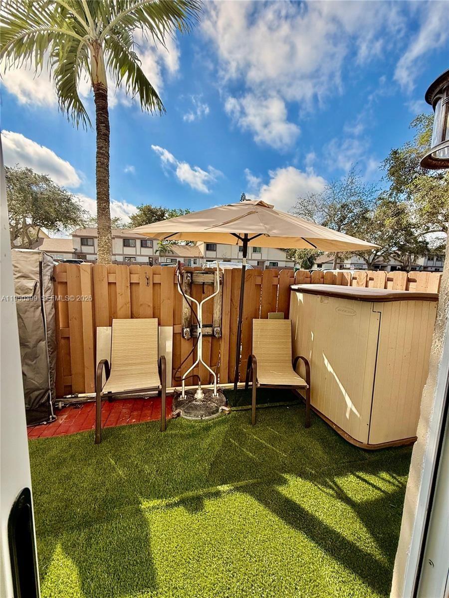 Real estate property located at 10625 30th Pl #1, Broward, Country Squire Townhomes, Sunrise, FL