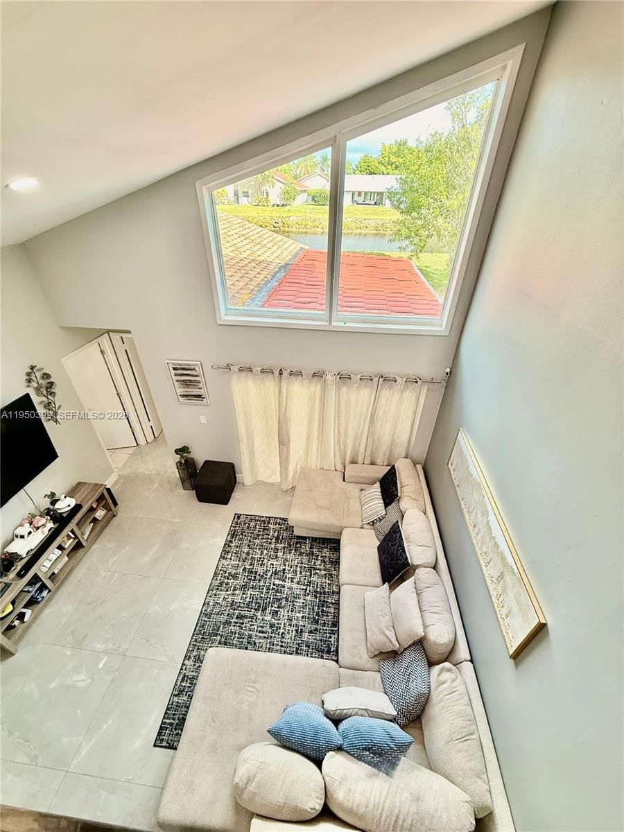 Real estate property located at 10625 30th Pl #1, Broward, Country Squire Townhomes, Sunrise, FL