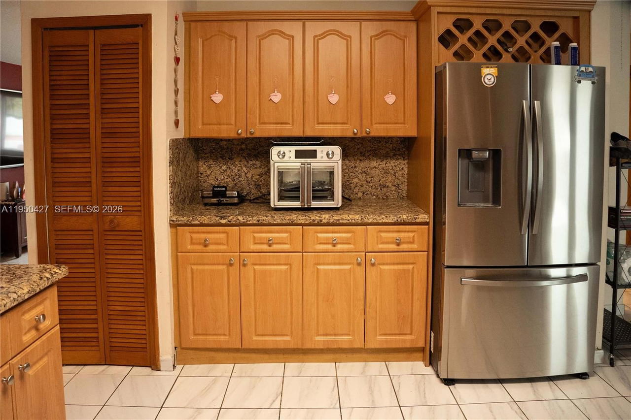 Real estate property located at 3700 139th Ave, Miami-dade, Bird Villas Sub 1st Addn, Miami, FL