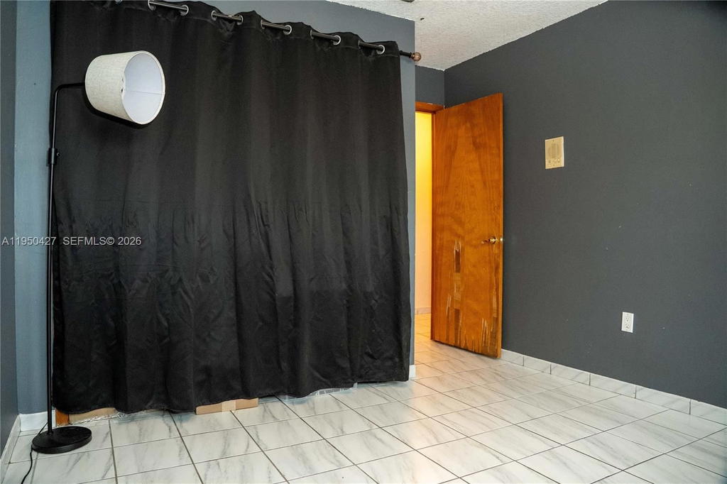 Real estate property located at 3700 139th Ave, Miami-dade, Bird Villas Sub 1st Addn, Miami, FL