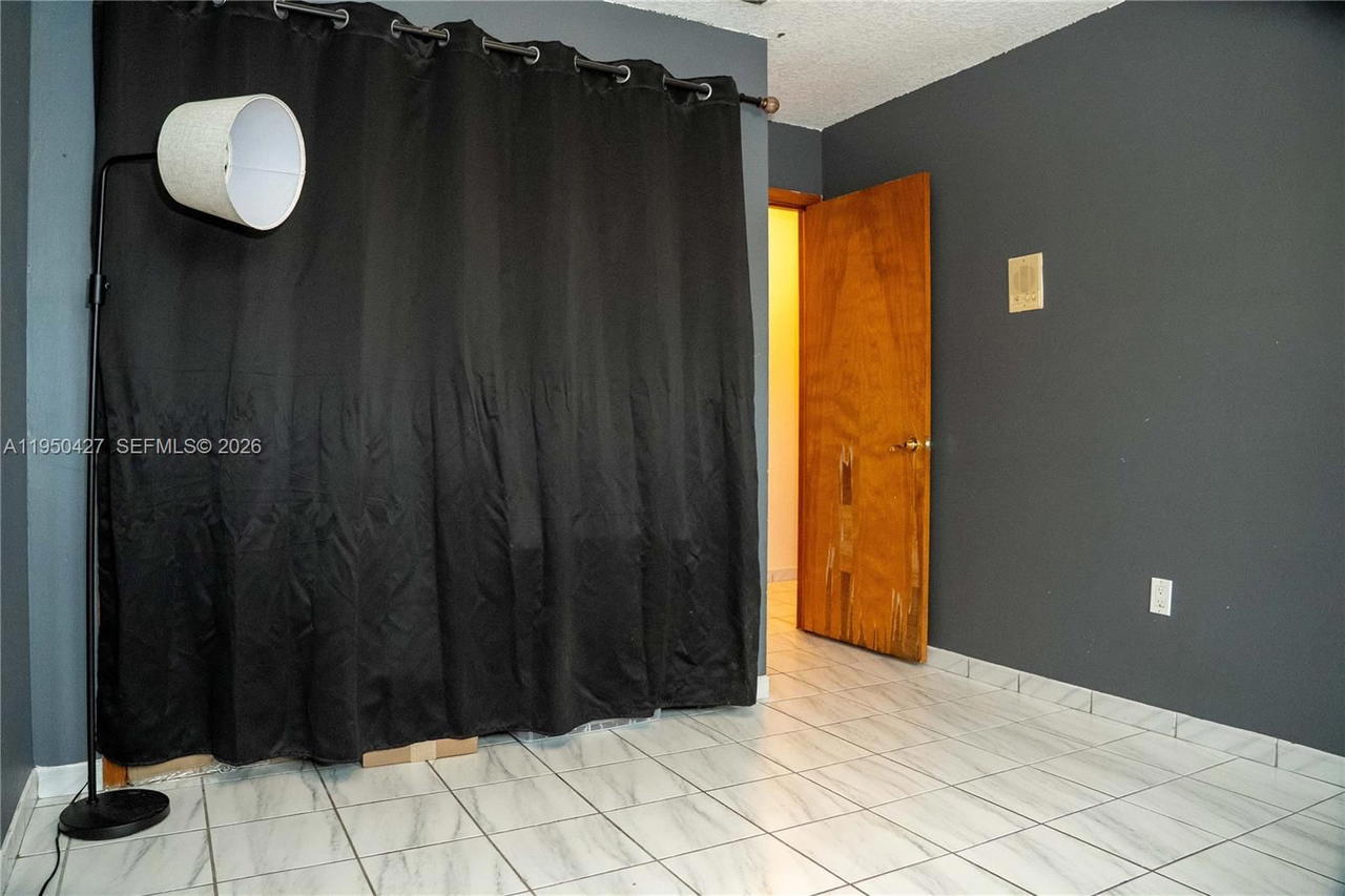 Real estate property located at 3700 139th Ave, Miami-dade, Bird Villas Sub 1st Addn, Miami, FL