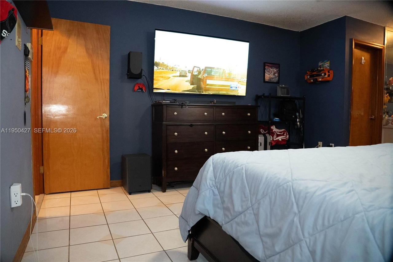 Real estate property located at 3700 139th Ave, Miami-dade, Bird Villas Sub 1st Addn, Miami, FL