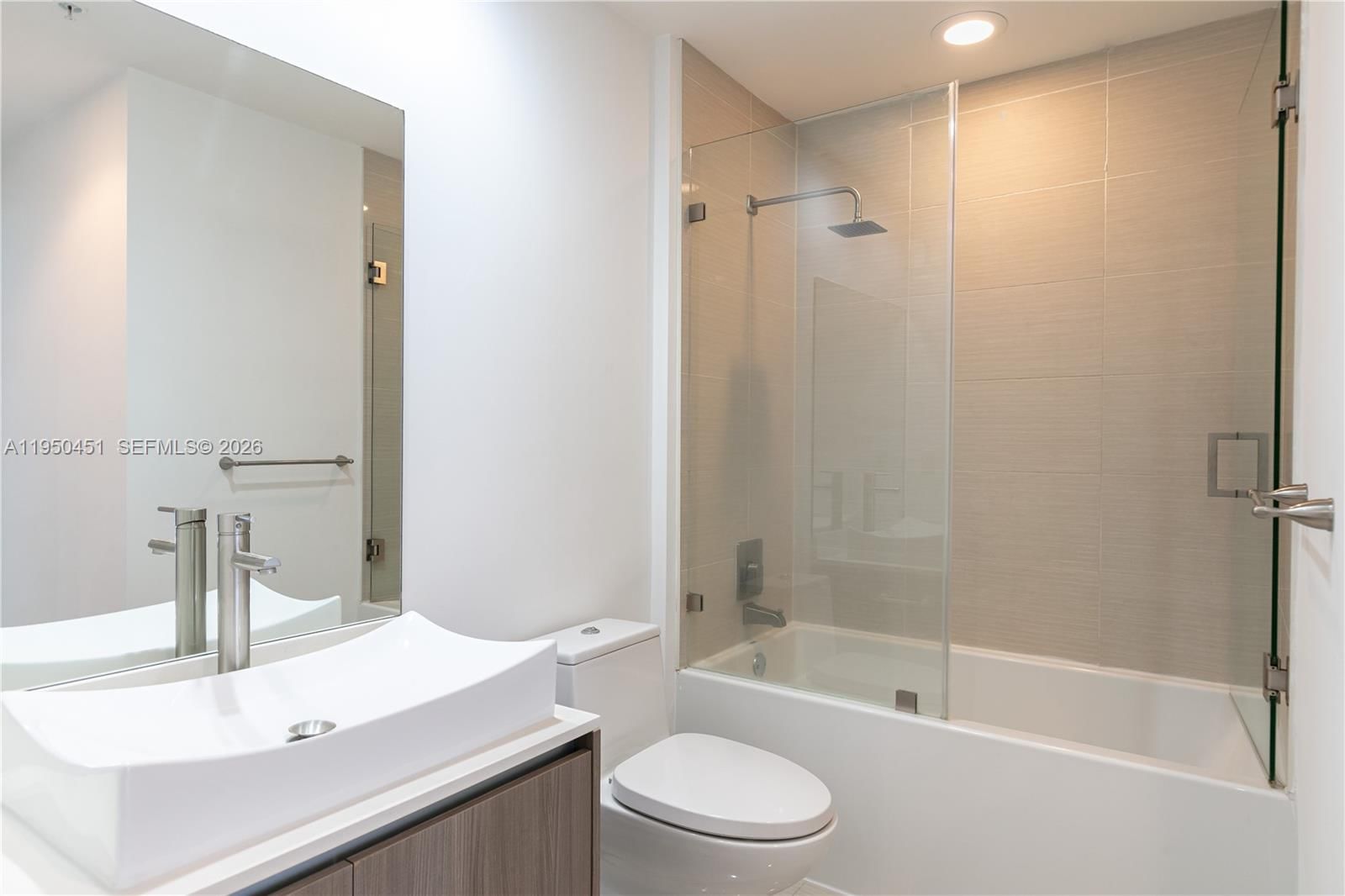 Real estate property located at 201 17th Rd #303, Miami-dade, Cassa Brickell Condo, Miami, FL