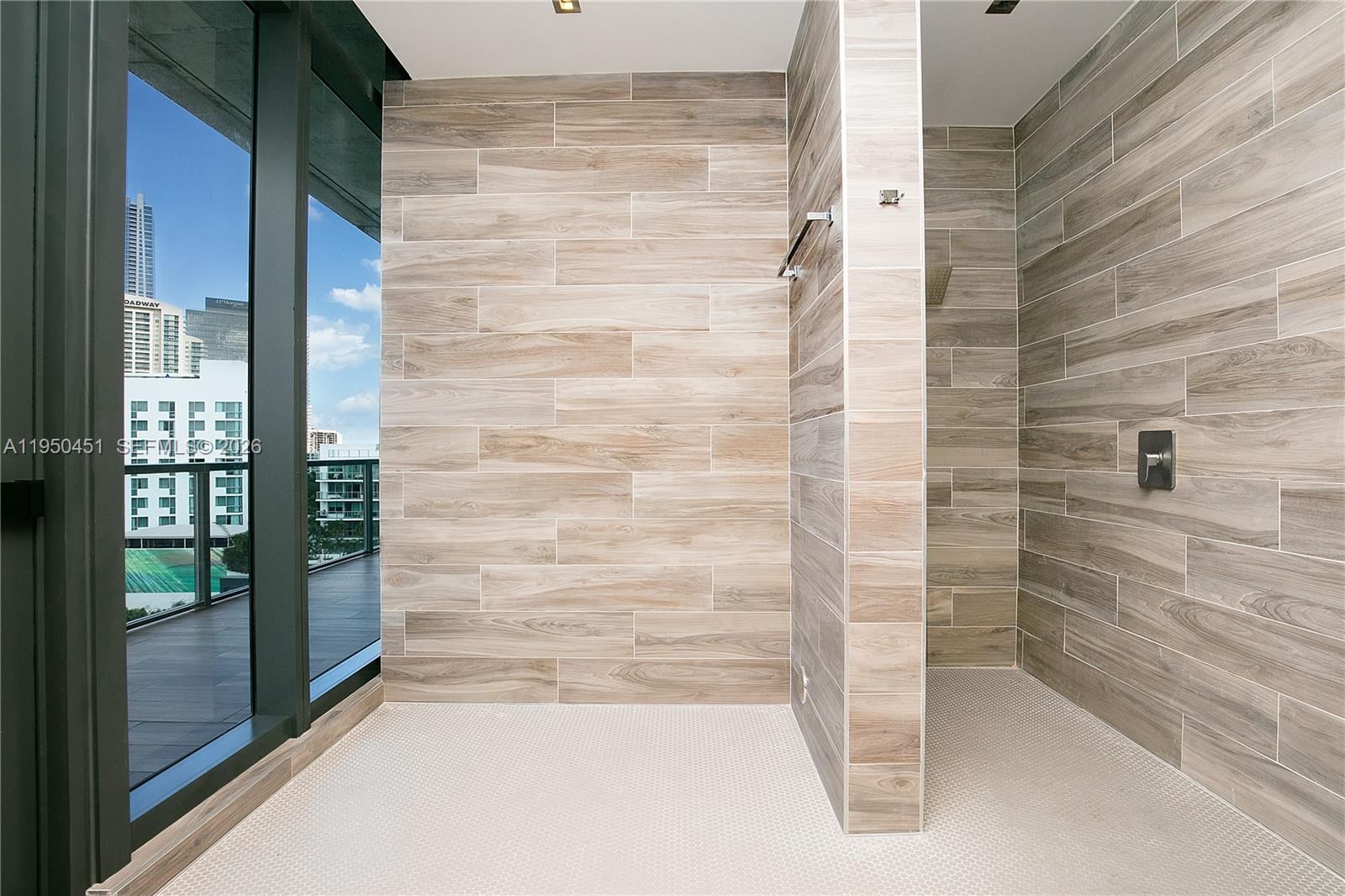 Real estate property located at 201 17th Rd #303, Miami-dade, Cassa Brickell Condo, Miami, FL