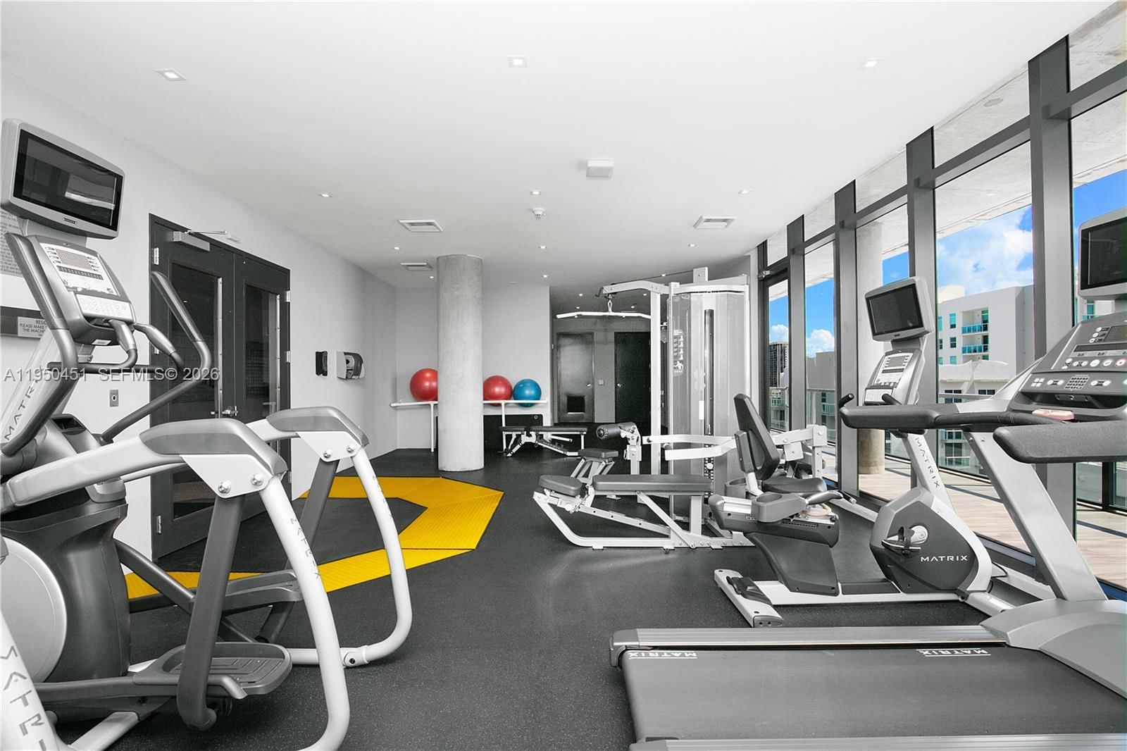 Real estate property located at 201 17th Rd #303, Miami-dade, Cassa Brickell Condo, Miami, FL