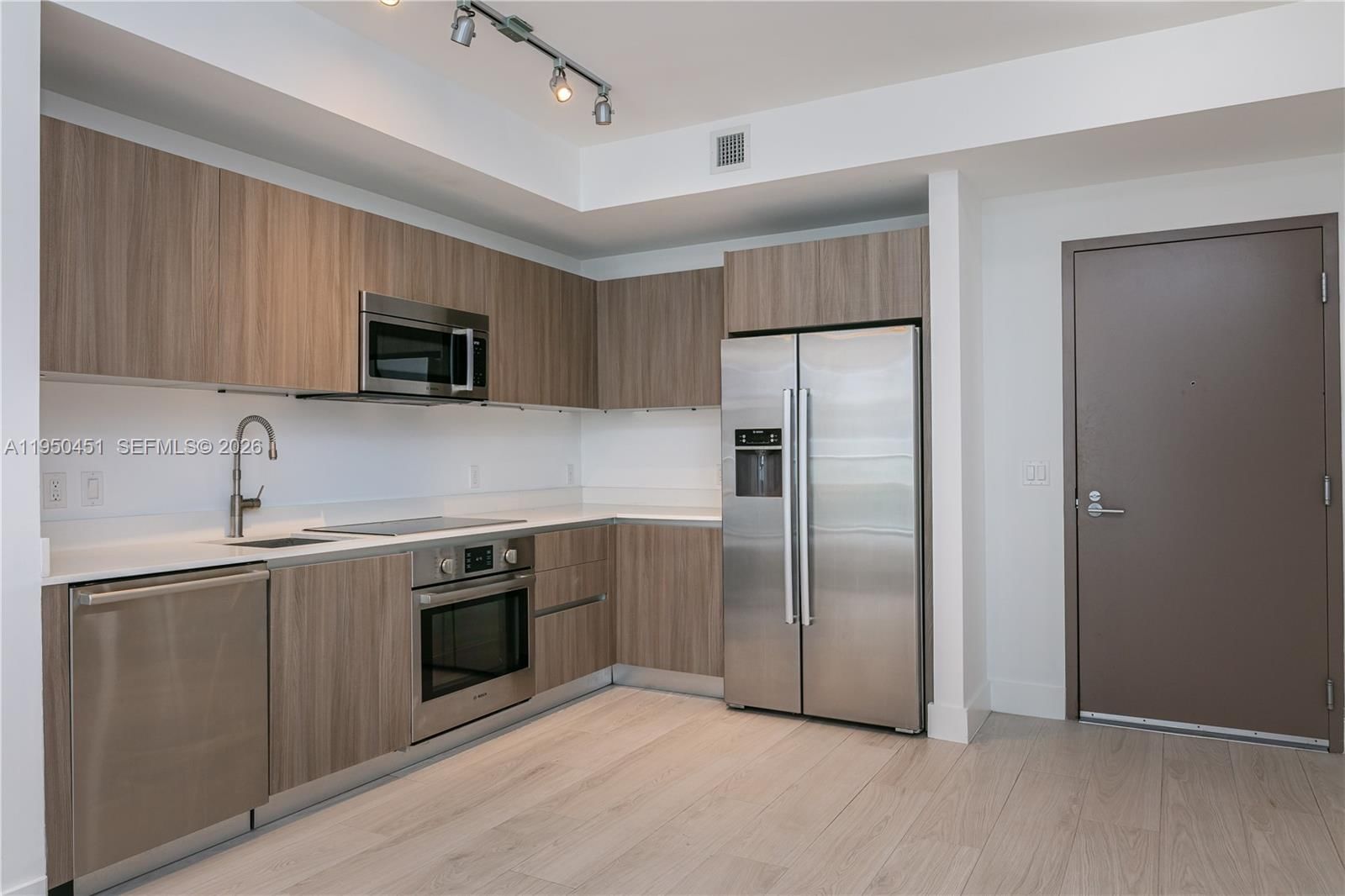 Real estate property located at 201 17th Rd #303, Miami-dade, Cassa Brickell Condo, Miami, FL