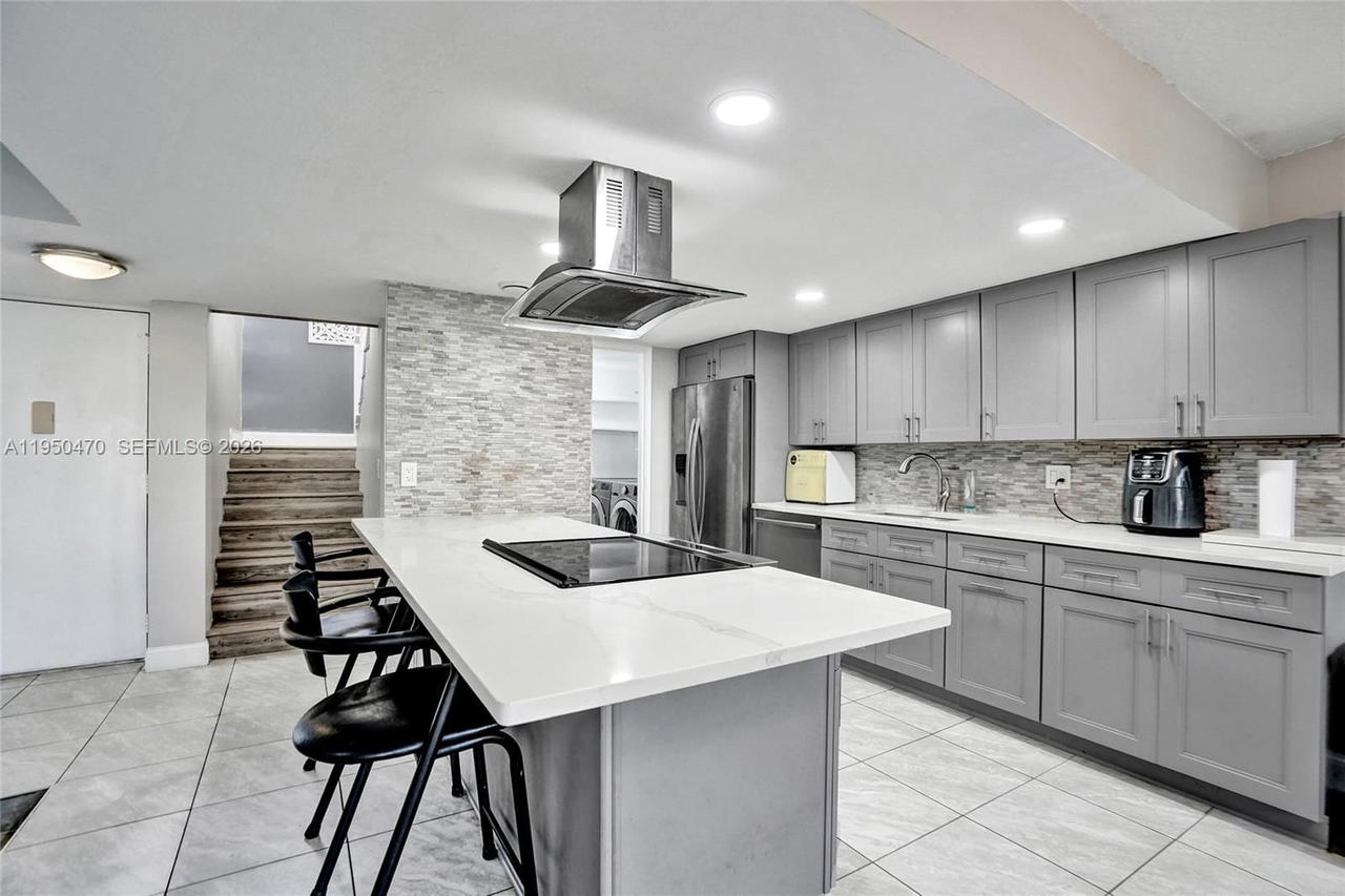 Real estate property located at 9451 Live Oak Pl #102, Broward, Live Oak Condo Ten, Davie, FL