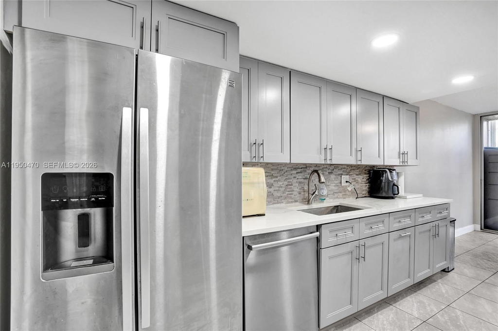 Real estate property located at 9451 Live Oak Pl #102, Broward, Live Oak Condo Ten, Davie, FL