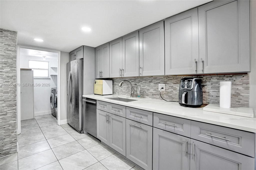 Real estate property located at 9451 Live Oak Pl #102, Broward, Live Oak Condo Ten, Davie, FL
