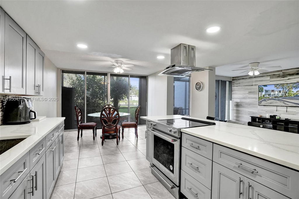 Real estate property located at 9451 Live Oak Pl #102, Broward, Live Oak Condo Ten, Davie, FL