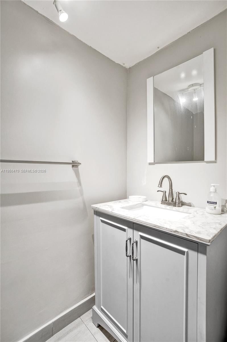 Real estate property located at 9451 Live Oak Pl #102, Broward, Live Oak Condo Ten, Davie, FL