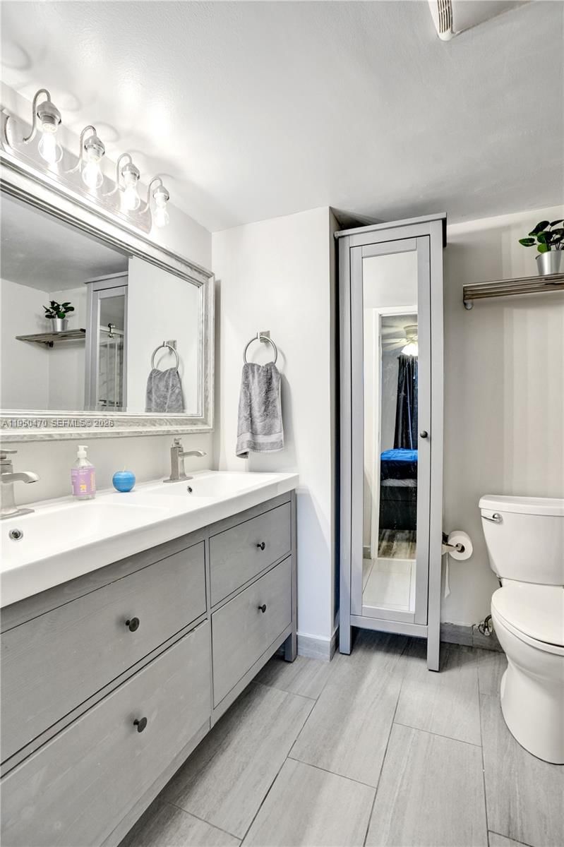Real estate property located at 9451 Live Oak Pl #102, Broward, Live Oak Condo Ten, Davie, FL