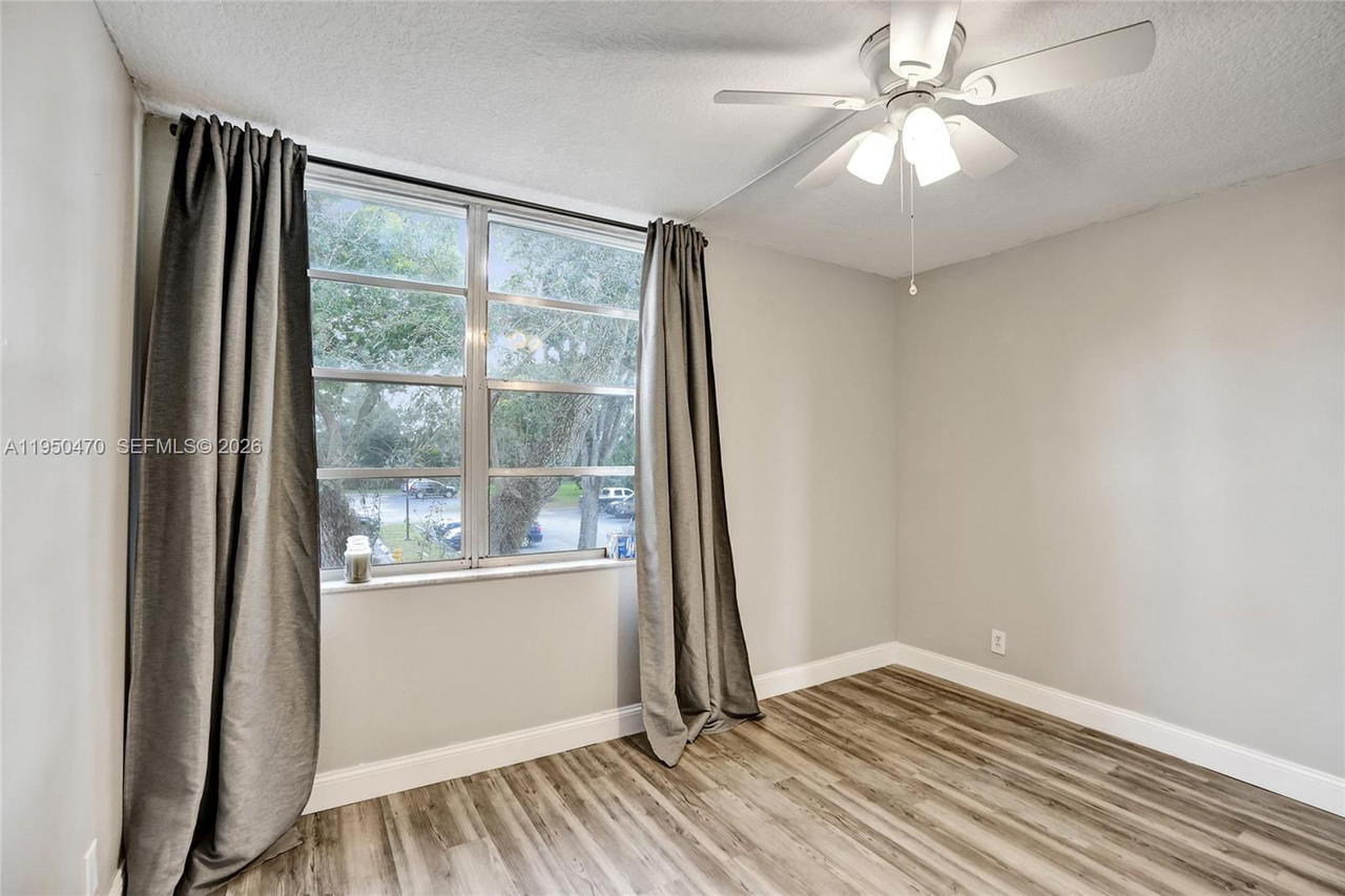 Real estate property located at 9451 Live Oak Pl #102, Broward, Live Oak Condo Ten, Davie, FL