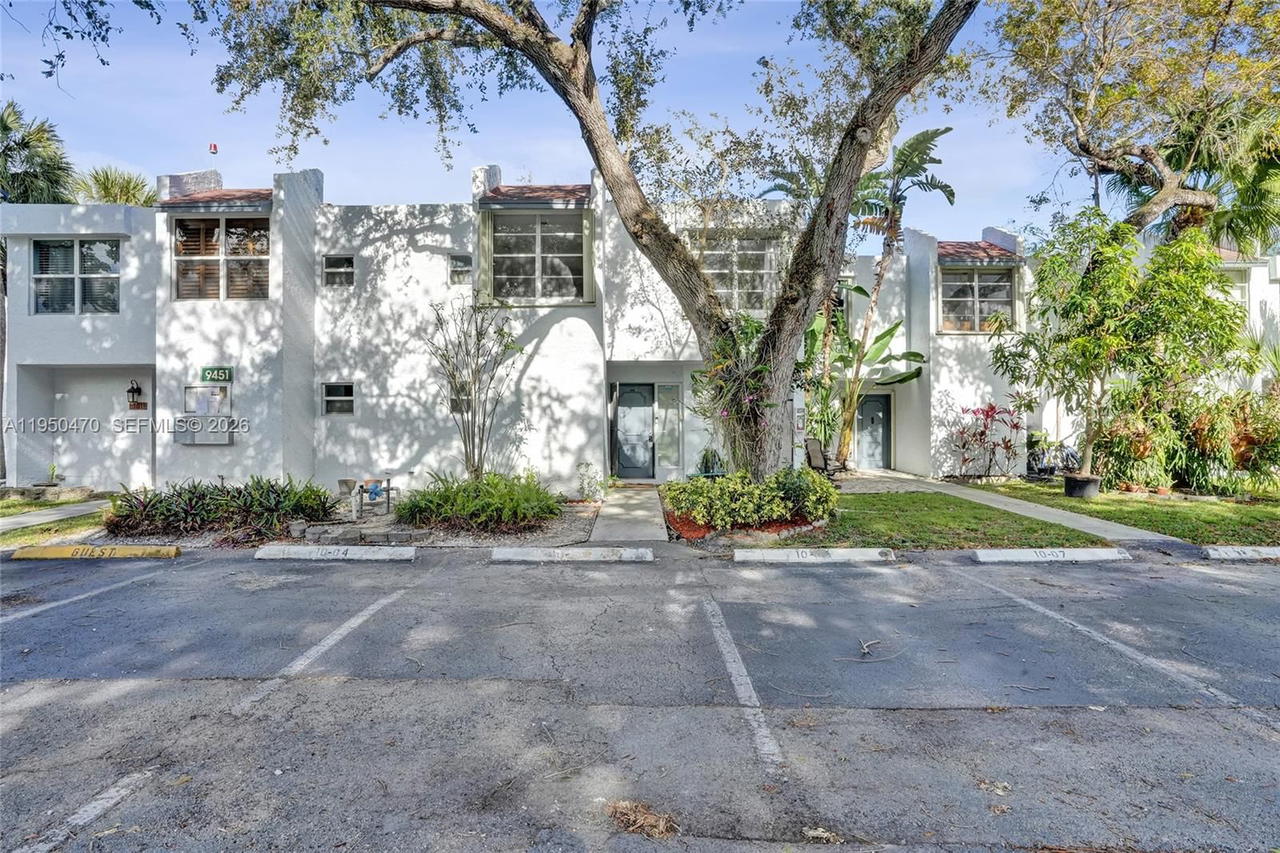 Real estate property located at 9451 Live Oak Pl #102, Broward, Live Oak Condo Ten, Davie, FL