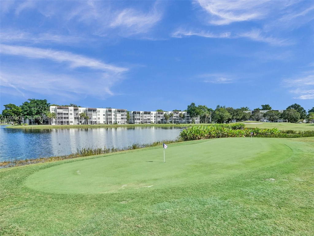 Real estate property located at 9451 Live Oak Pl #102, Broward, Live Oak Condo Ten, Davie, FL