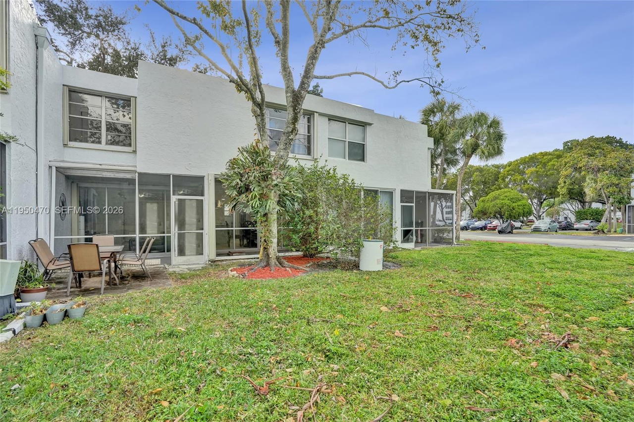 Real estate property located at 9451 Live Oak Pl #102, Broward, Live Oak Condo Ten, Davie, FL