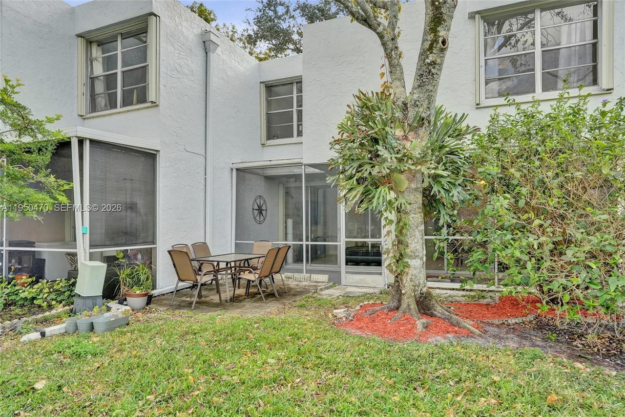 Real estate property located at 9451 Live Oak Pl #102, Broward, Live Oak Condo Ten, Davie, FL