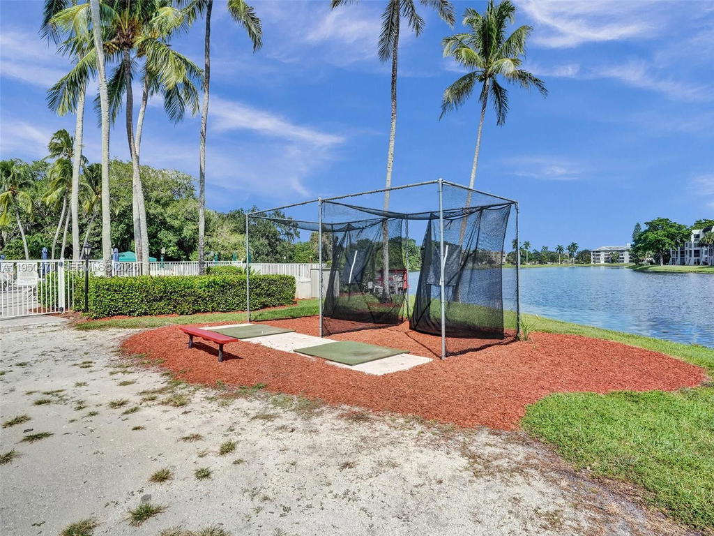 Real estate property located at 9451 Live Oak Pl #102, Broward, Live Oak Condo Ten, Davie, FL