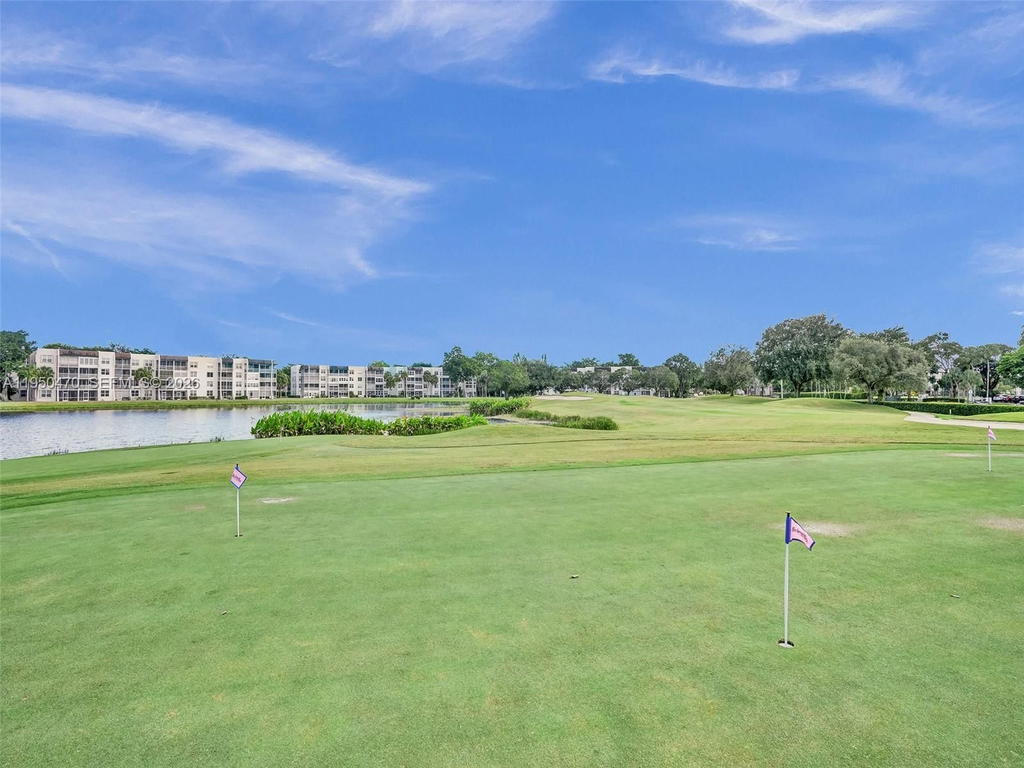 Real estate property located at 9451 Live Oak Pl #102, Broward, Live Oak Condo Ten, Davie, FL