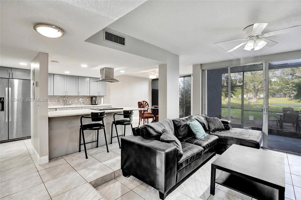 Real estate property located at 9451 Live Oak Pl #102, Broward, Live Oak Condo Ten, Davie, FL