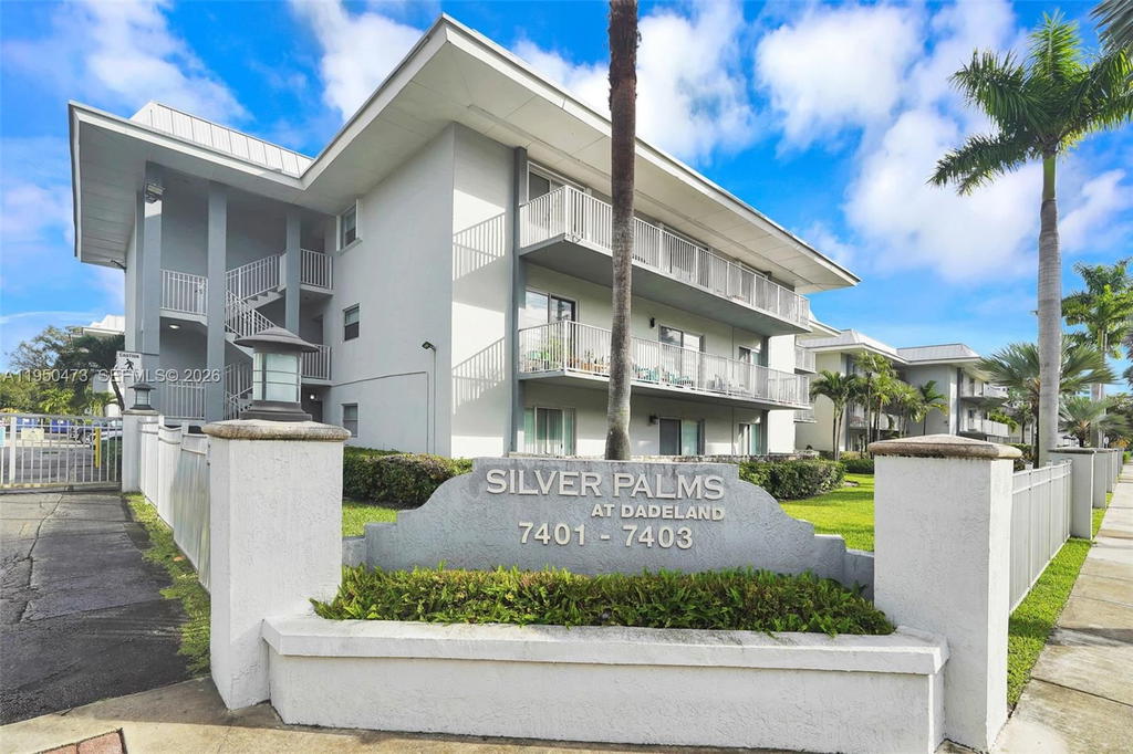 Real estate property located at 7401 82nd St #202S, Miami-dade, Silver Palms At Dadeland, Miami, FL