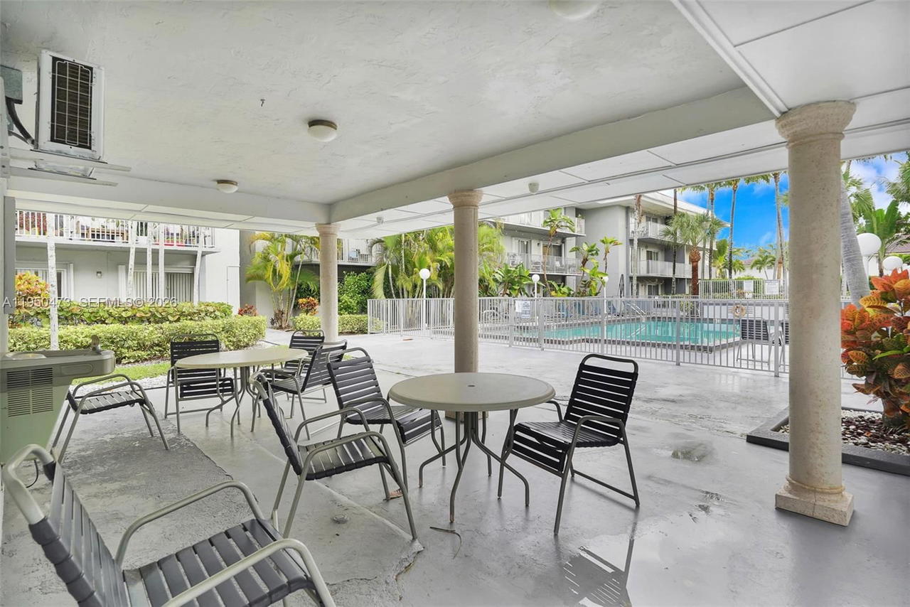 Real estate property located at 7401 82nd St #202S, Miami-dade, Silver Palms At Dadeland, Miami, FL
