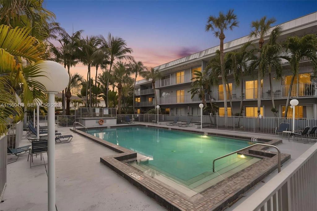 Real estate property located at 7401 82nd St #202S, Miami-dade, Silver Palms At Dadeland, Miami, FL