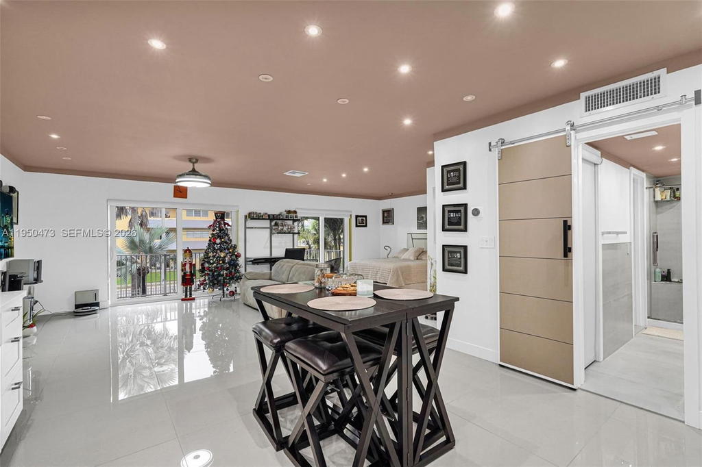 Real estate property located at 7401 82nd St #202S, Miami-dade, Silver Palms At Dadeland, Miami, FL